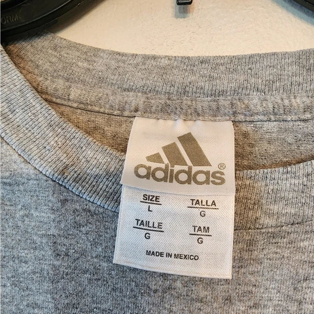 Adidas Y2K Gray Short Sleeve Size mens large Embroidered Chest Logo Shirt